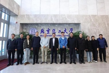 Beijing University of Chemical Technology held the Awarding Ceremony of Jwell Machinery Special Scholarship and Donation of Extrusion Equipment